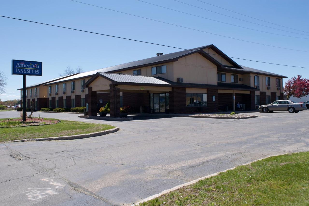 Amerivu Inn And Suites Shawano Wi Extérieur photo