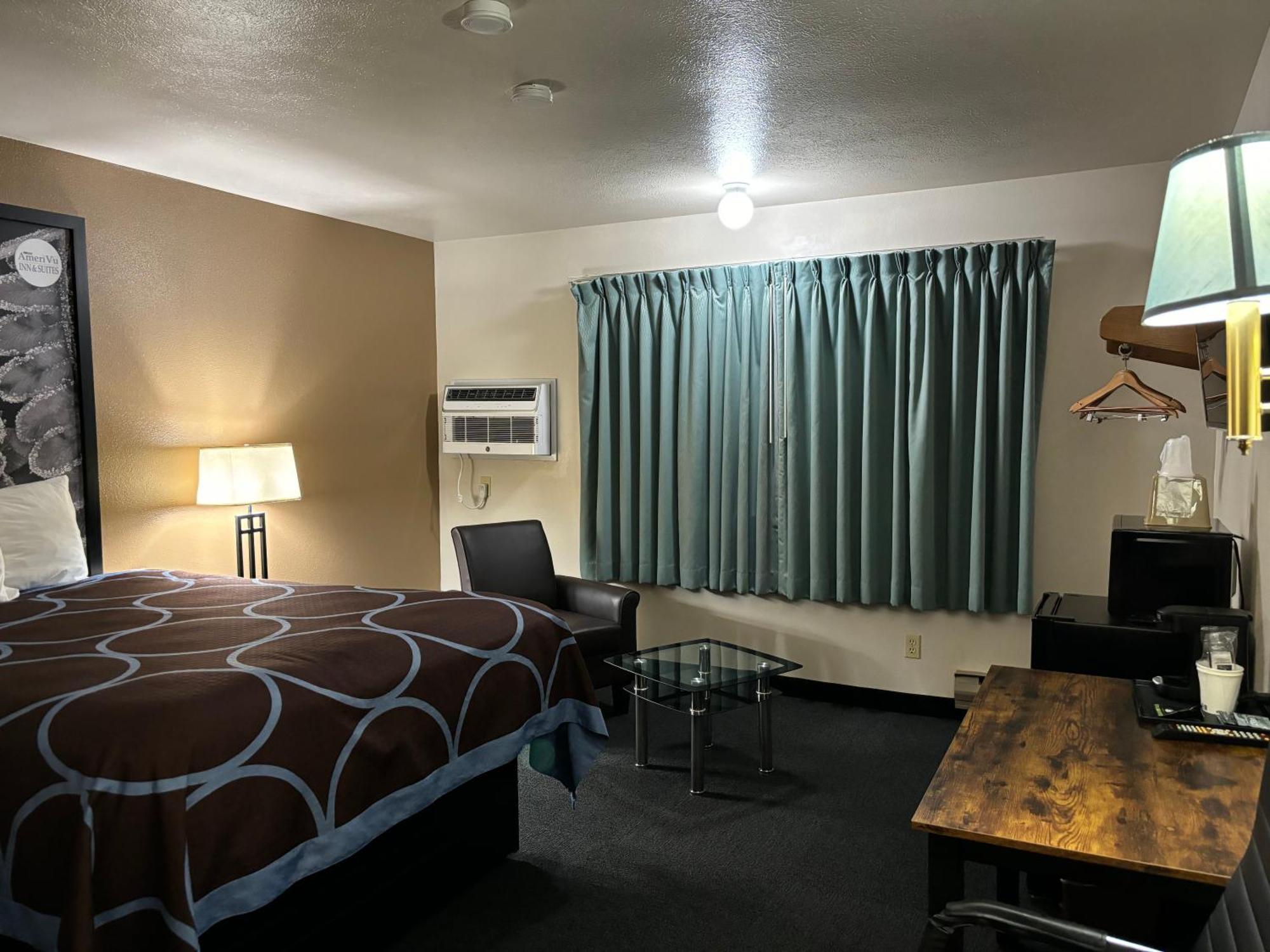 Amerivu Inn And Suites Shawano Wi Extérieur photo